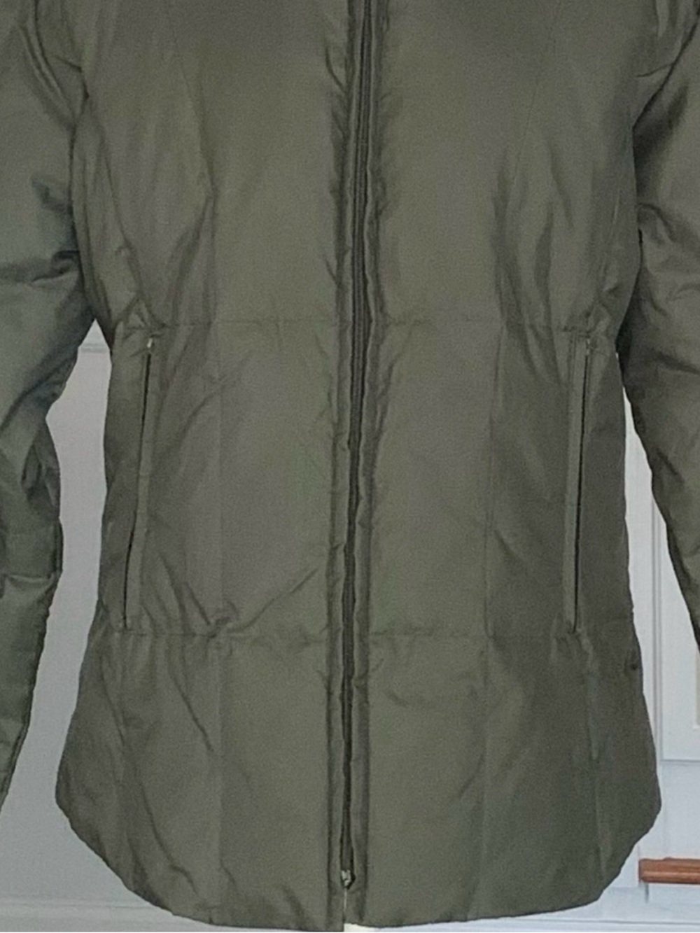DKNY Duck Down Puffer Jacket Olive Green Stand Collar Full Zip Size M
Coat - Picture 8 of 8